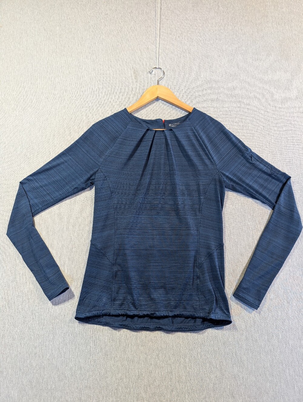 Athleta Athletic Top Back Zip Shirt Women's Medium Blue Orange